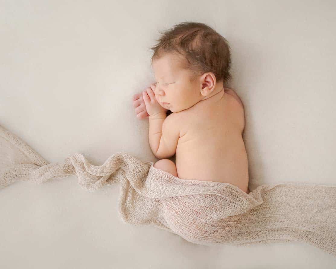 photographie-bebe-naissance-portrait